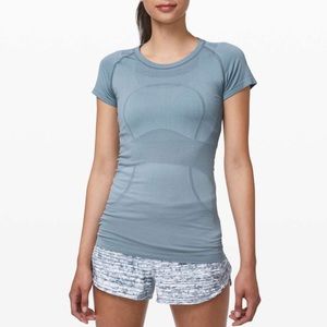 SOLD - lululemon Swiftly Tech Short Sleeve Shirt - Chambray, size 2
